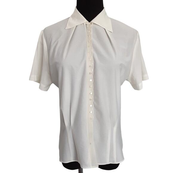 Vintage 1940s Pearl Button Front Volup Blouse Cream Short Sleeve Dacron Fabric - Picture 1 of 13